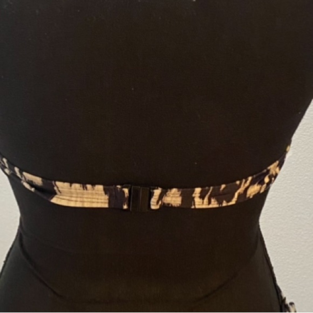 M2 Chillies - Black & White Zebra Bikini Size 4. Padded Top - Clasp Closure - Picture 7 of 12